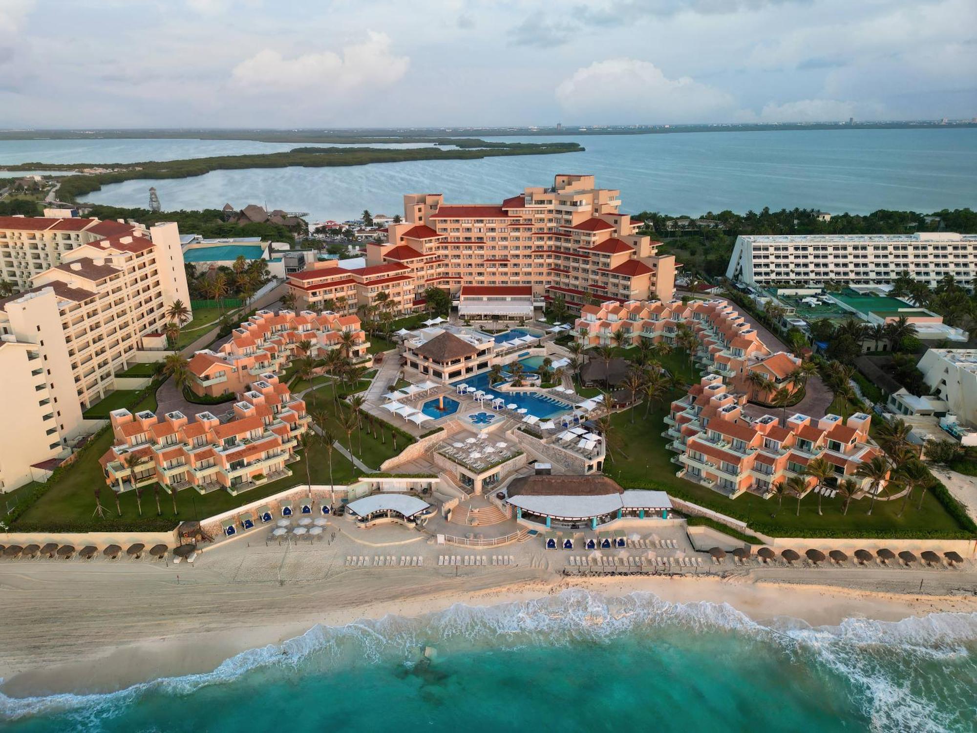 Wyndham Grand Cancun All Inclusive Resort & Villas Bagian luar foto